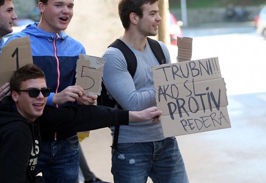 Zadar, 07.11.2013 - Ucenici srednje skole proveli svoj "referendum" na temu definicije braka